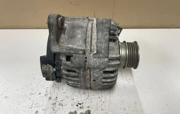 Opel Zafira B Generator/alternator 0124425020 55556067