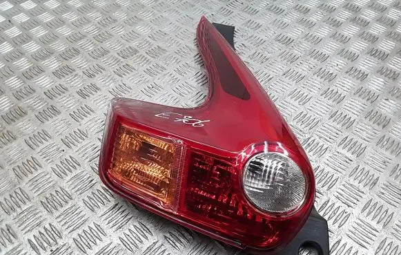 Nissan Juke I F15 Rear/tail lights e414190