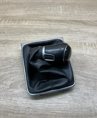 Volkswagen PASSAT B7 Gear lever shifter trim leather/knob 3AA711113F