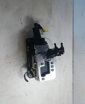 Volvo S80 Gear shifter/selector P30783399 30783399