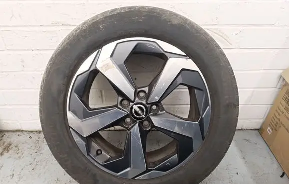 Nissan Qashqai J12 R18 alloy rim 6UA8B