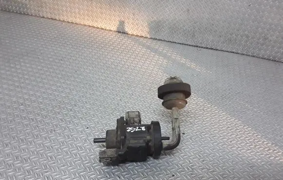 Mercedes-Benz C W203 Turbo solenoid valve 4715396