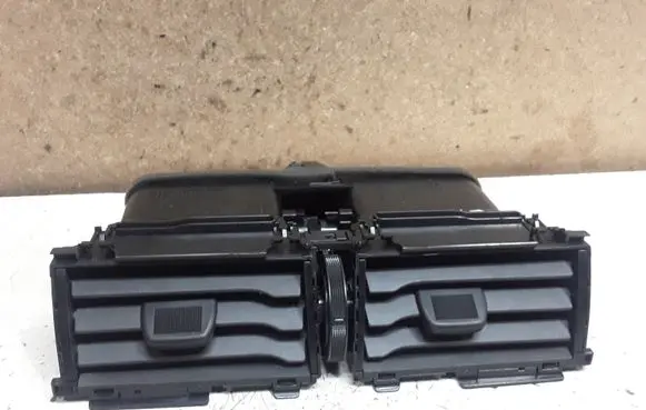 Toyota Verso-S Dash center air vent grill 5567052060