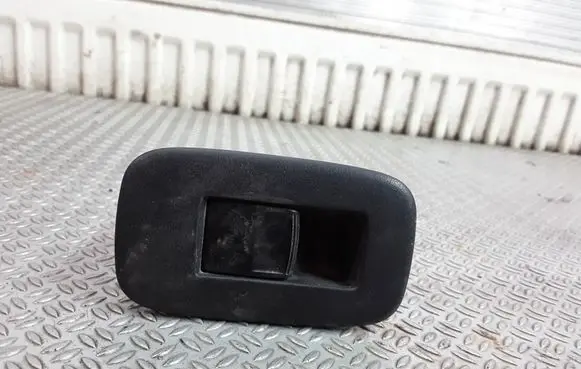 Toyota Auris 150 Electric window control switch