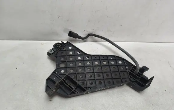 Headlight/headlamp mounting bracket