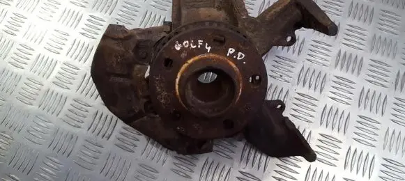 Volkswagen Golf IV Front wheel hub