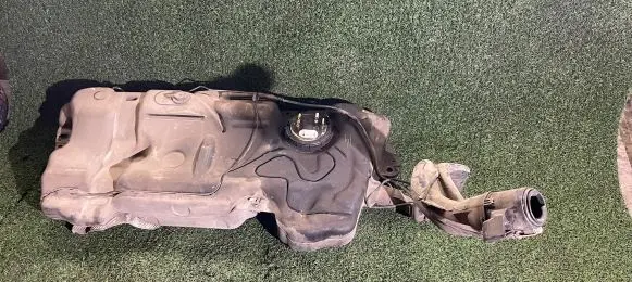 Peugeot 407 Fuel tank 9646571780 9646571880 9646571980