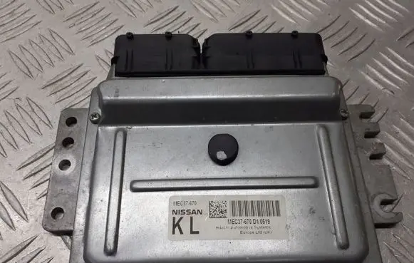 Nissan Note (E11) Engine control unit/module MEC37-670