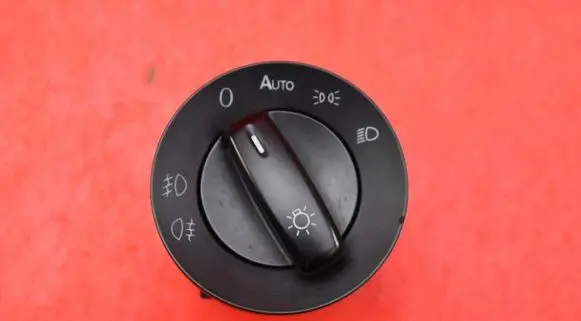 Volkswagen PASSAT CC Light switch 113462