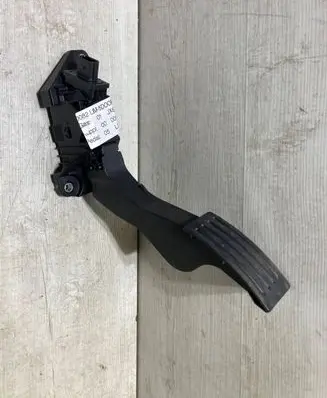 Ford Focus Accelerator throttle pedal JX619F836AD