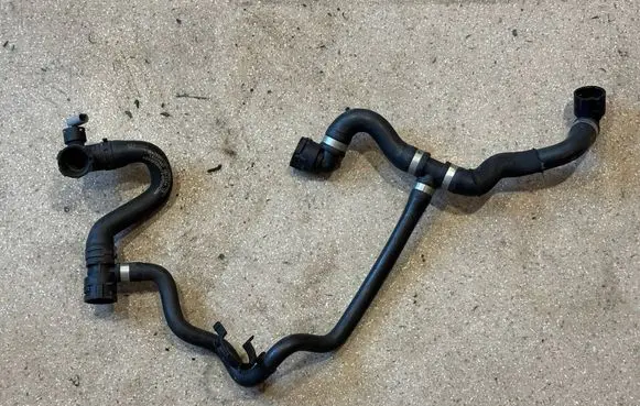 Mercedes-Benz GLC X253 C253 Engine coolant pipe/hose A2535017200