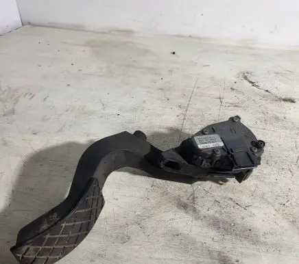Volkswagen PASSAT B5.5 Accelerator throttle pedal 8D1721523F 6PV00837603