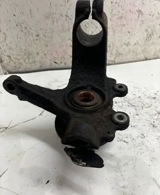 Ford Focus Front wheel hub spindle knuckle 3M513K171