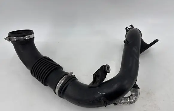 Renault Master III Intercooler pipe mounting bracket 165763706R