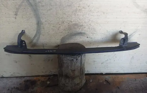 Volkswagen Golf V Top upper radiator support slam panel