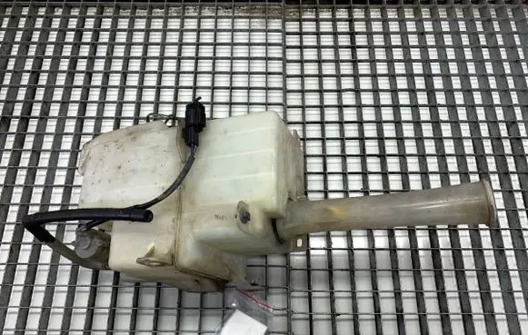 Mitsubishi Outlander Windshield washer fluid reservoir/tank 