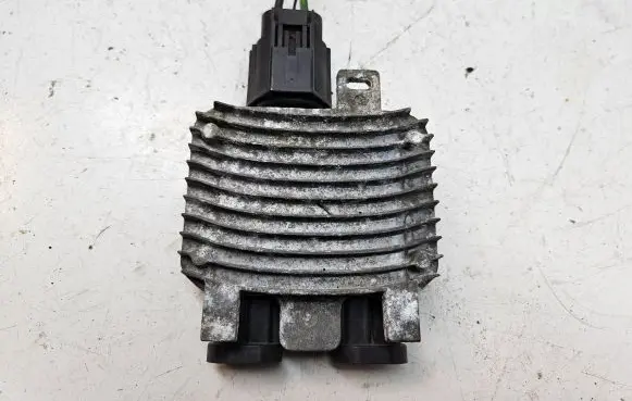 Ford Mondeo Mk III Coolant fan relay 940004101