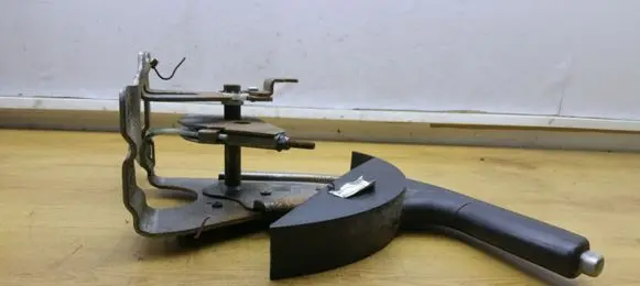 Nissan Qashqai Handbrake/parking brake lever assembly 11319448