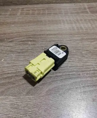 Toyota Avensis T250 Airbag deployment crash/impact sensor 8983305020