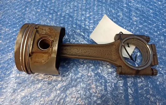 Jaguar XJS Piston with connecting rod EBC1289 EAC1868