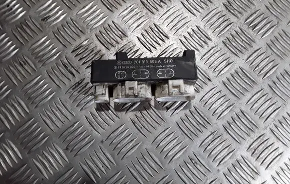 Coolant fan relay