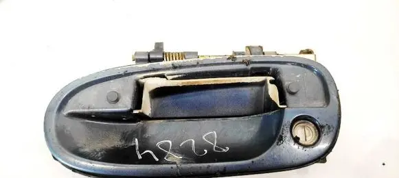 Hyundai Matrix Front door lock (next to the handle) 8265017000