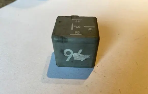 Volkswagen Golf IV Other relay 191906383B