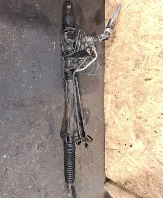 Volvo V70 Steering rack 6820000015