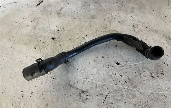 Volkswagen PASSAT B7 Engine coolant pipe/hose 03L122157K