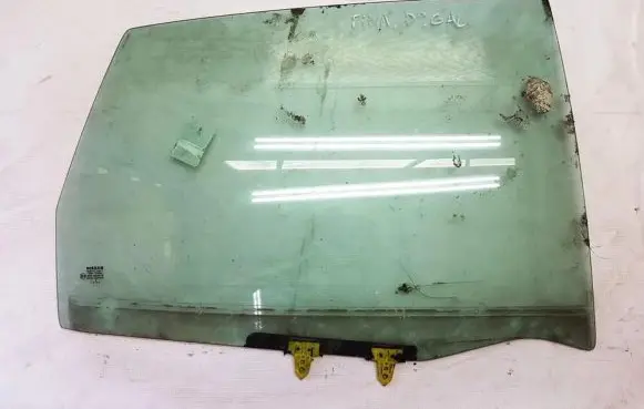 Nissan Almera Tino Rear door window glass