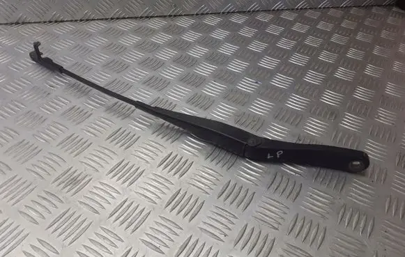 Opel Astra H Front wiper blade arm 13111219LH