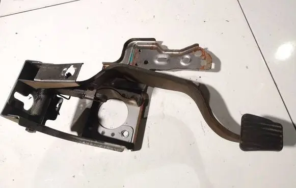 Chevrolet Epica Clutch pedal 