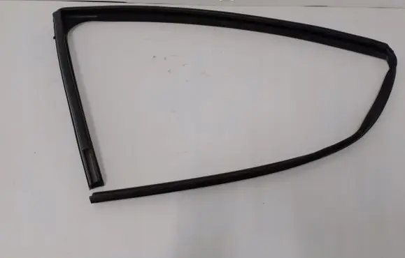 Nissan Micra K14 Rubber seal front door window/glass 803305FA0A