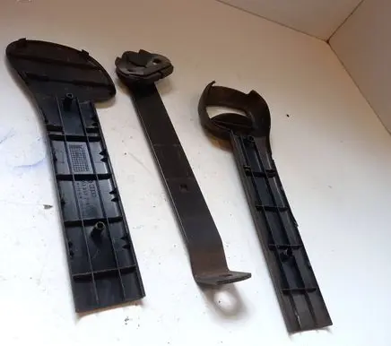 Volkswagen Multivan T4 Seat belt trim 703857718