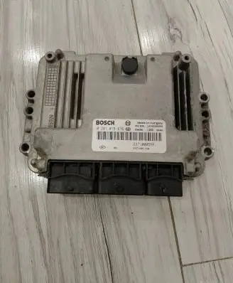 Renault Megane III Engine control unit/module ECU 281015676