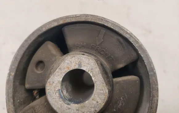 Engine mount bracket