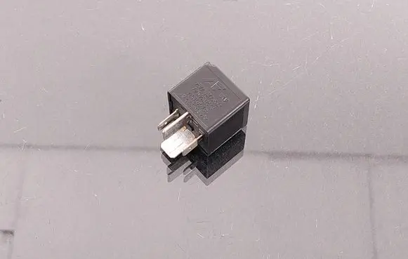 Volkswagen Touareg I Other relay 7M0951253A