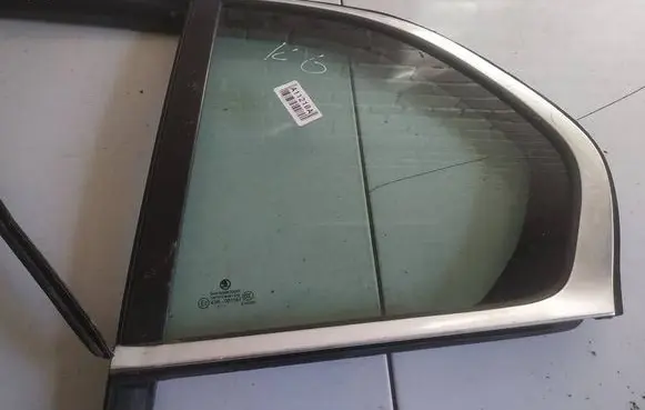 Skoda Superb B6 (3T) Rear vent window glass AS2