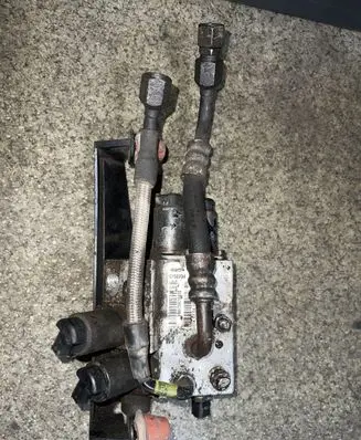 BMW 7 E65 E66 Active stabilizer control/valve assembly 6758704