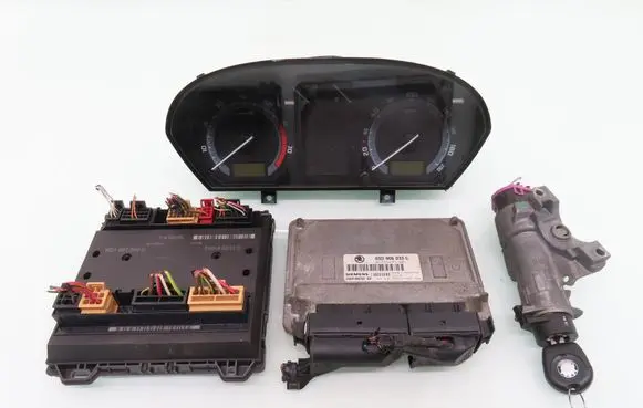 Skoda Fabia Mk1 (6Y) Engine control unit/module ECU 5WP40292 03D906033C 6Q1937049D