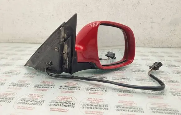 Volkswagen PASSAT B5 Front door electric wing mirror E1020514