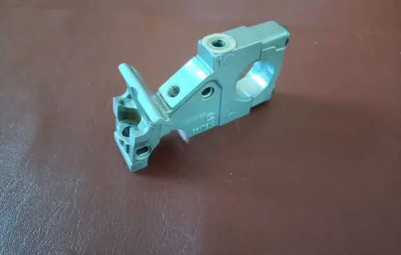 BMW X5 F15 Camshaft holder 8647613 898