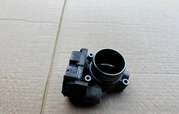 Hyundai Tucson JM Throttle valve 5WY9110A 060228