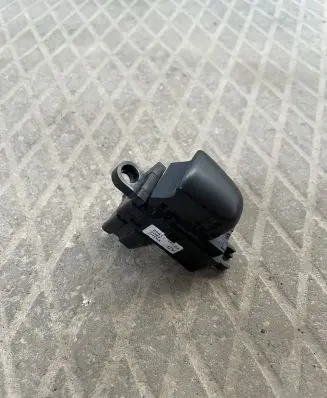 Nissan Juke I F15 Electric window control switch 25411 1KL5A