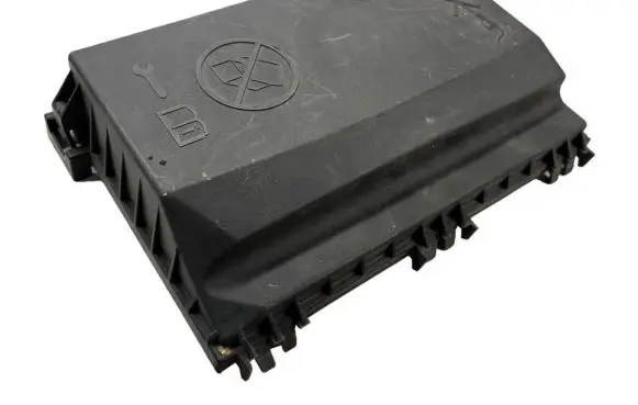 Opel Zafira C Fuse box cover P00111252