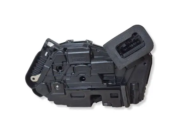 Volkswagen PASSAT B8 Front door lock B65TB837016