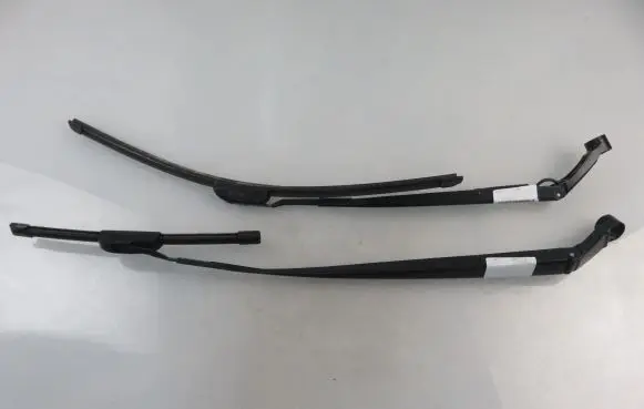 Toyota Urban Cruiser (XP110) Front wiper blade arm 3441912
