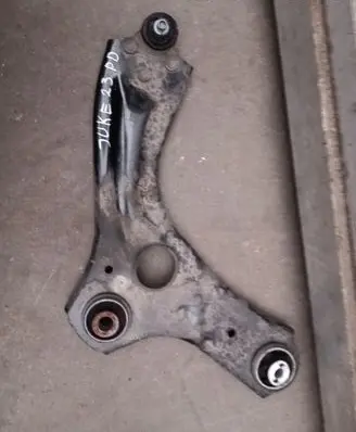 Nissan Juke II F16 Front lower control arm/wishbone 545009574R