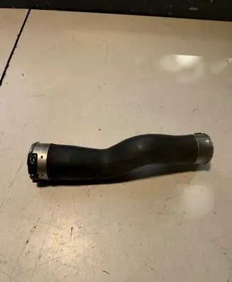 BMW 5 F10 F11 Intercooler hose/pipe 521108A