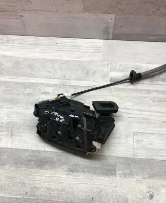 Skoda Octavia Mk3 (5E) Front door lock 5E1837016A